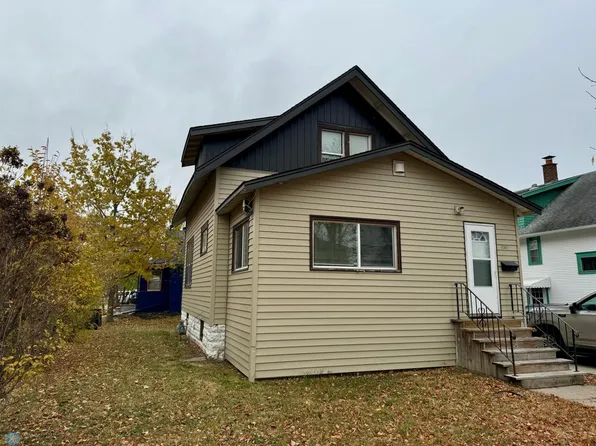 1041 14th St N, Fargo, ND 58102