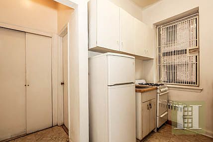 3rd image of 140 Claremont Ave APT 1D