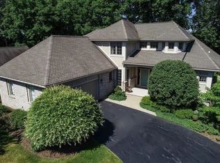 17 Harrington Dr, Fairport, NY 14450