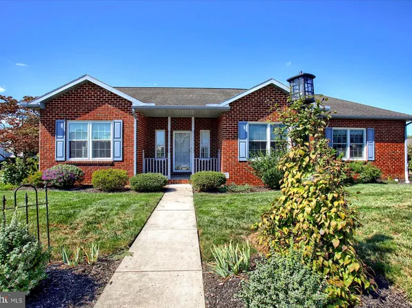 218 Blossom Trl, Mount Joy, PA 17552