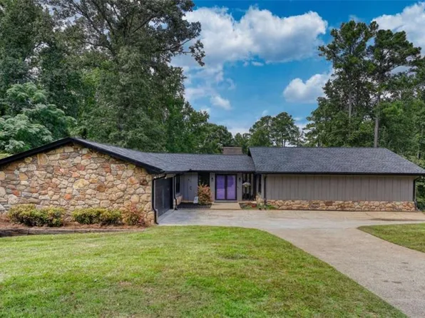 1821 Holmes Dr SW, Conyers, GA 30094