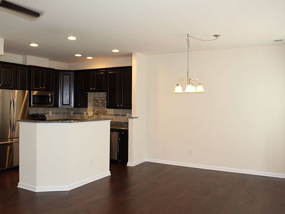 5th image of 7354 Copper Beech Trce