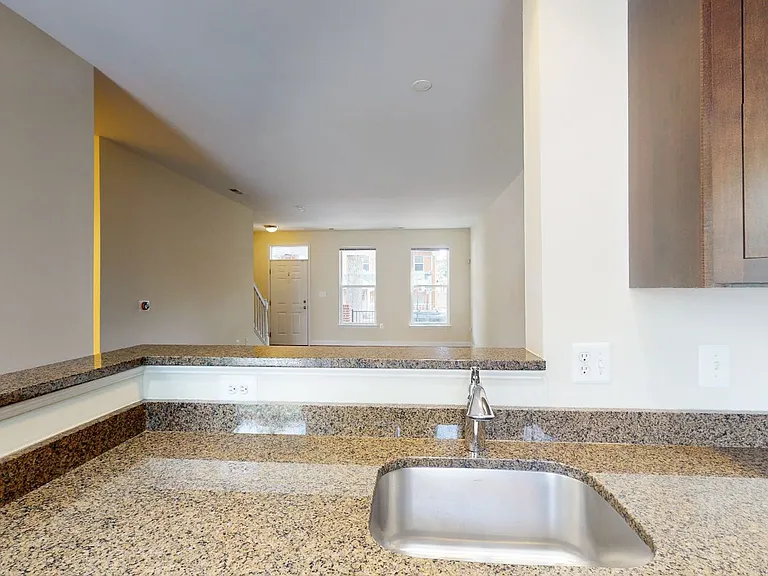 720 Barnes St NE — Photo 15