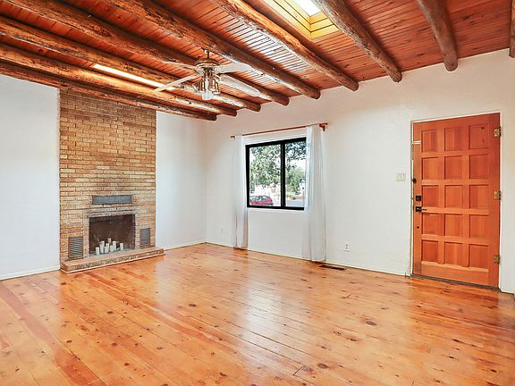 3rd image of 2902 Campus Blvd NE