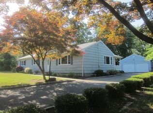 9 Jog Hill Rd, Trumbull, CT 06611