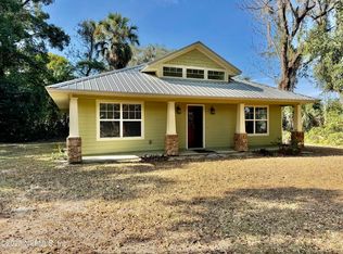 111 Commonwealth Ave, Interlachen, FL 32148