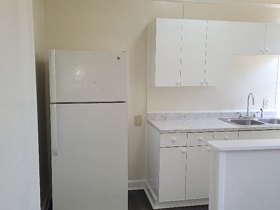 4th image of 8406 Nelson St #1/2