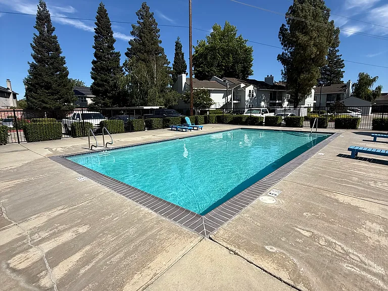 2400 Eilers Ln #1206 — Photo 34