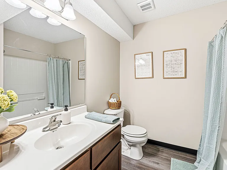 10 West Apartments — Photo 9