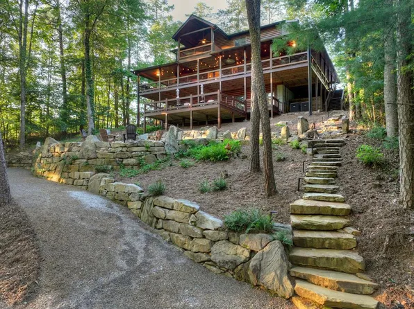 303 Major Rdg, Blue Ridge, GA 30513