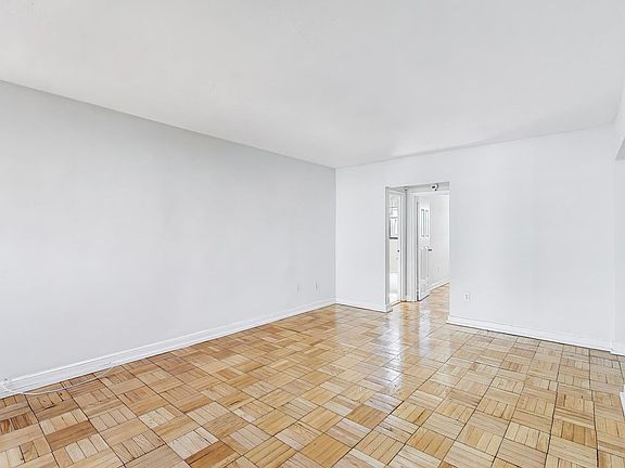 3rd image of 1720-1726 N Quinn St #307