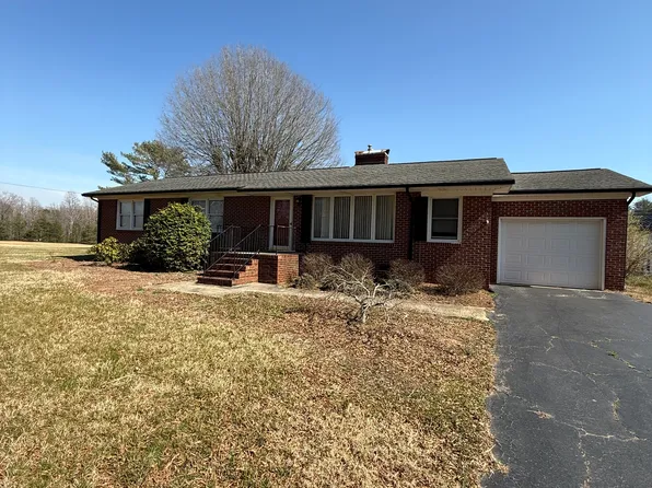 1162 Lowrance Rd, Catawba, NC 28609