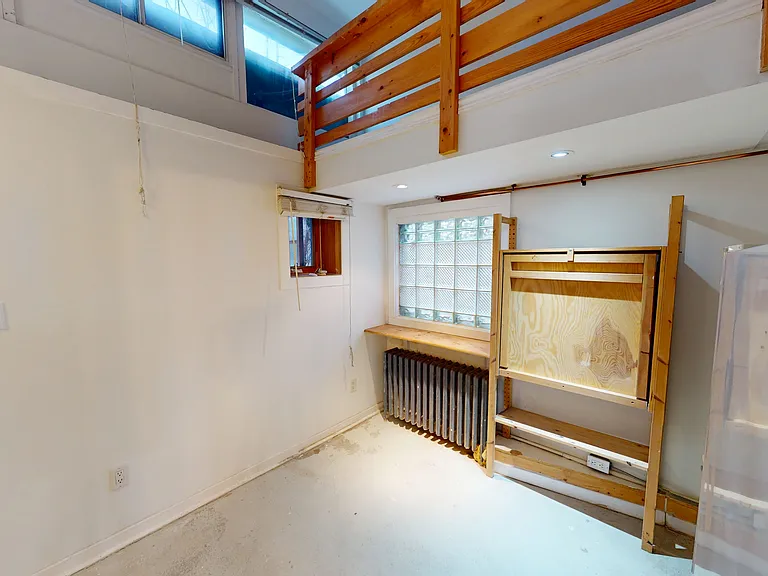 39 Markham St #MAIN REAR — Photo 9