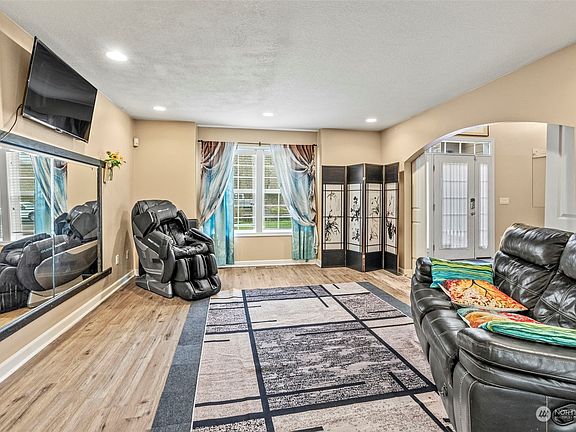 4th image of 269 Shoreview Drive