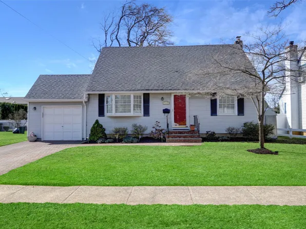 142 Pacific Street, Massapequa Park, NY 11762