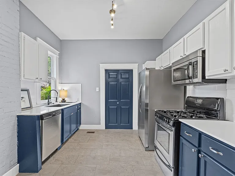 301 S Edgefield Ave — Photo 23