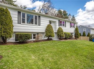 17 Anns Farm Rd, Hamden, CT 06518