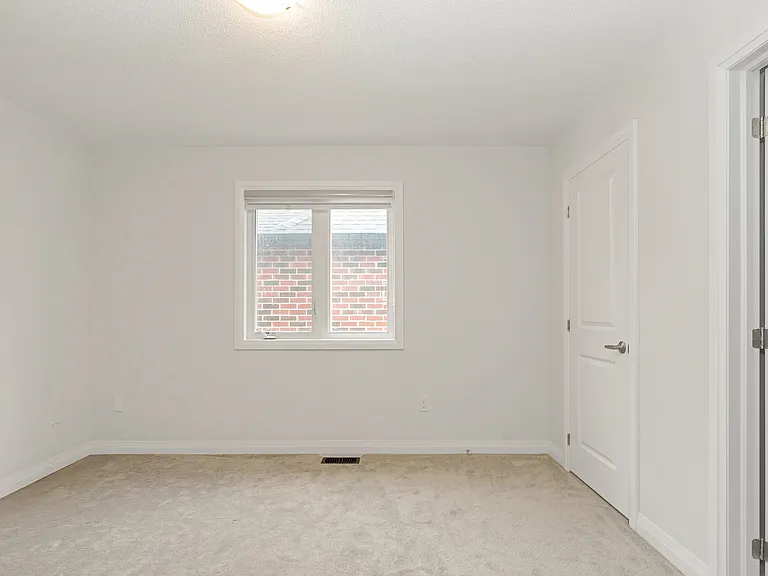 1372 Harrington St #1372 HARRINGTON ST — Photo 13