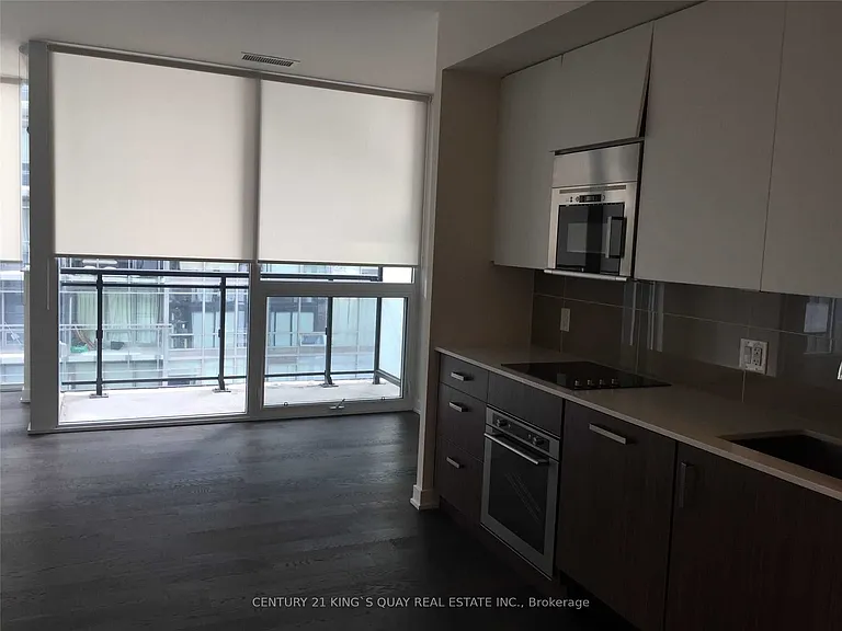 17 Dundonald St #1008 — Photo 6