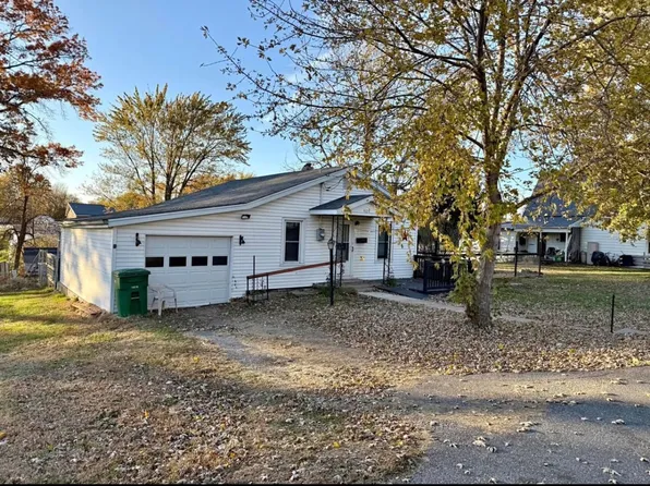 404 S Howard St, Bloomfield, IA 52537