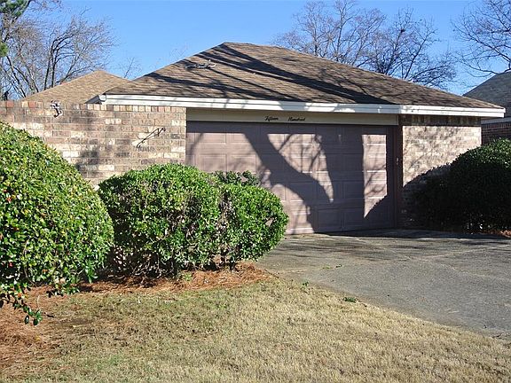 2nd image of 1500 Katrina Pl