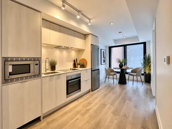 1 Jarvis St, Hamilton, ON