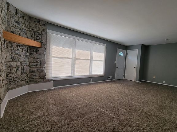 4th image of 10906 Cambridge Ave