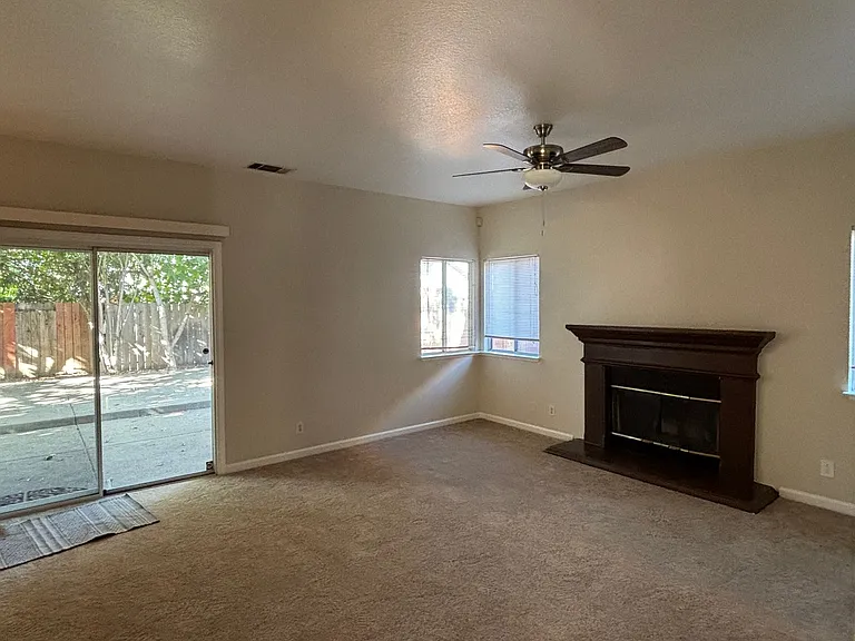 5021 Chaparral Ct — Photo 6