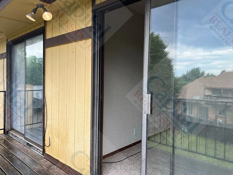 6717 W Britton Rd — Photo 35