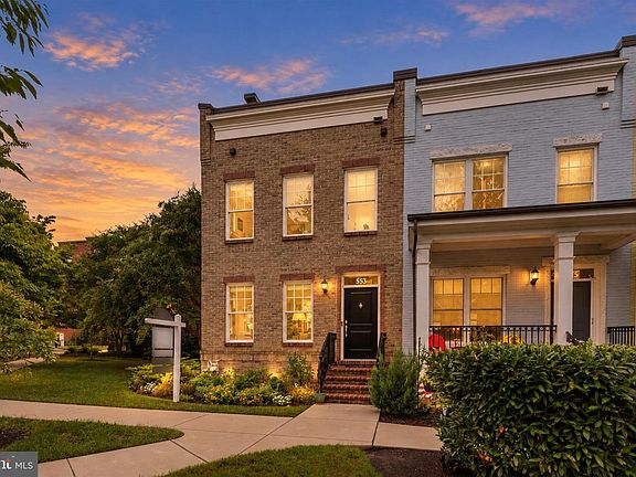 5th image of 553 Regent Pl NE