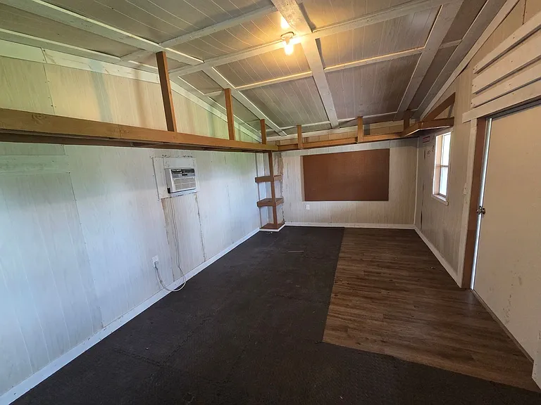 411 Shade St — Photo 26