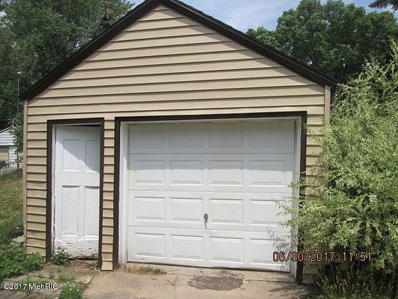 3rd image of 39 Lemyra St SE
