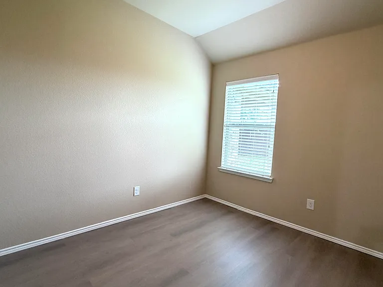 2774 Waterfall Ln — Photo 9