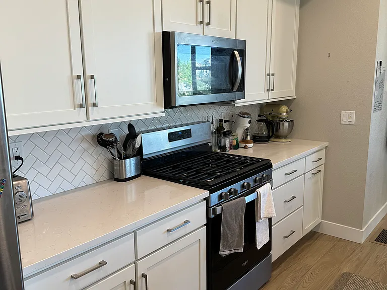 6363 N Emporia Ct — Photo 5