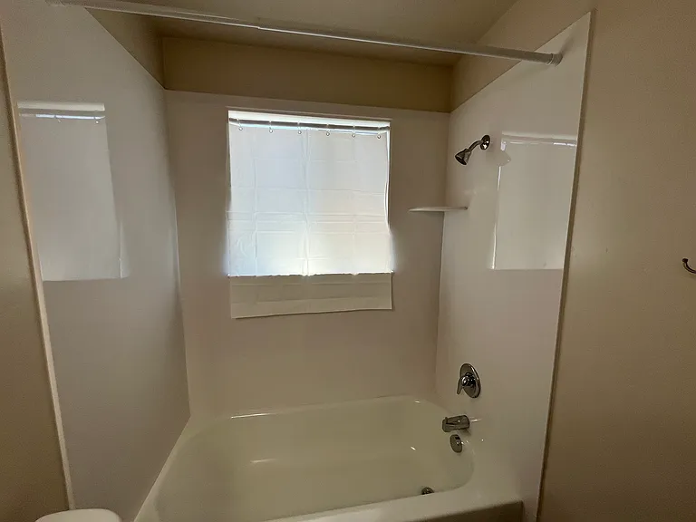 460 N 50 E — Photo 10