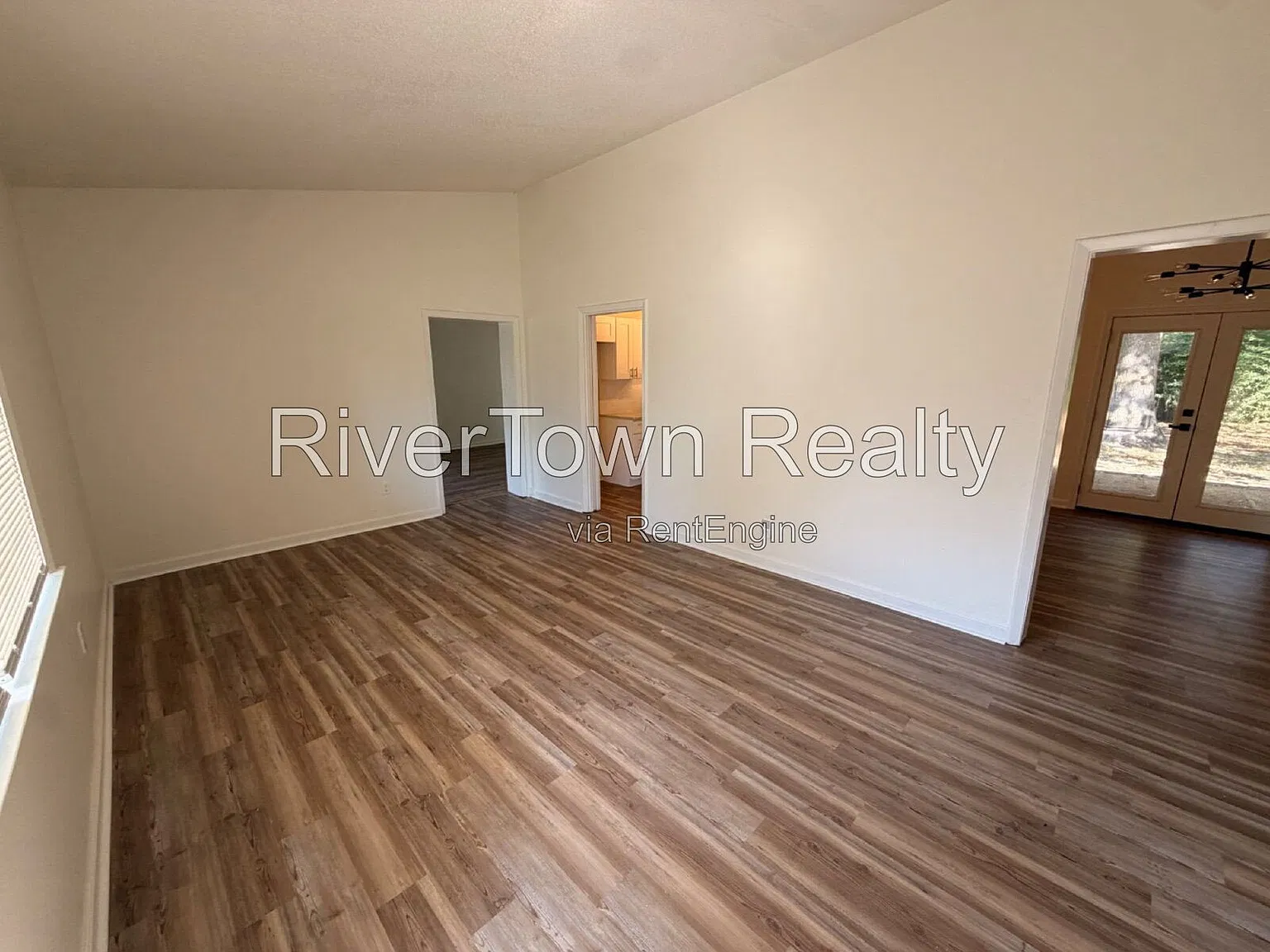 3 bed, 2.0 bath, 1670 sqft, $1,950 — Photo 3
