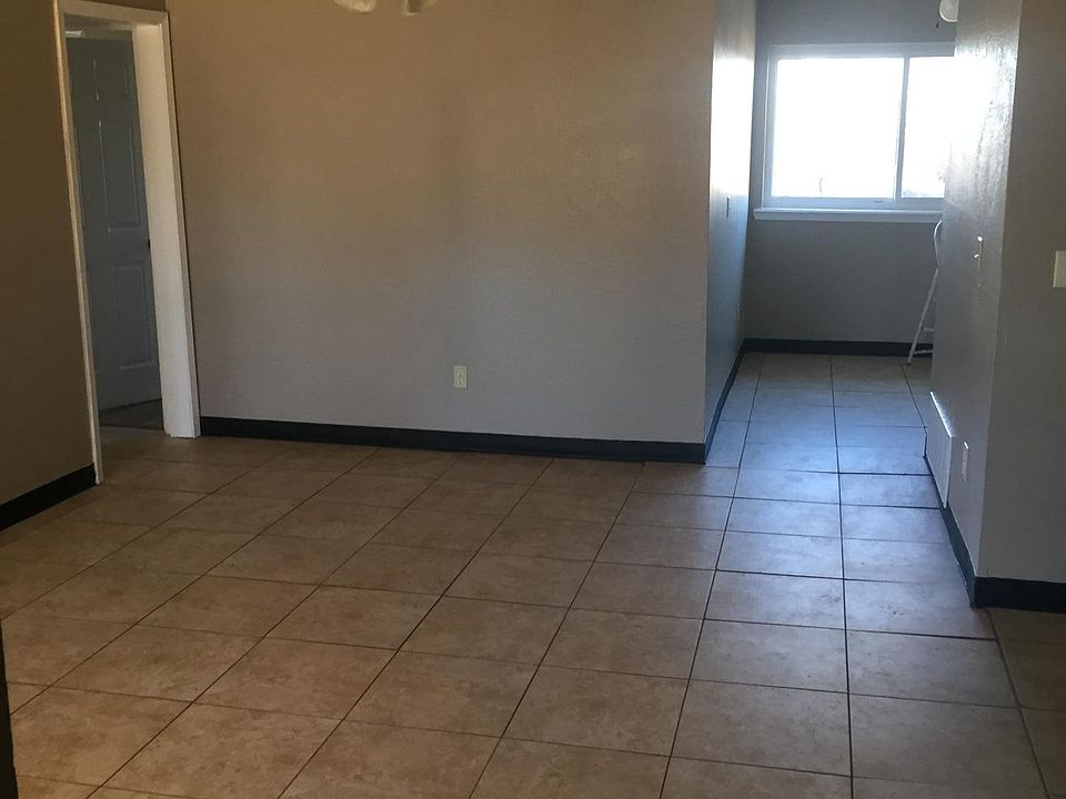 2nd image of 615 Scott Dr