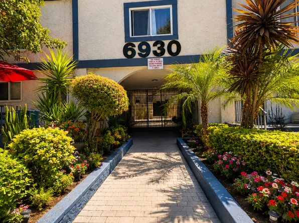 6901 Lennox Ave #3, Van Nuys, CA 91405