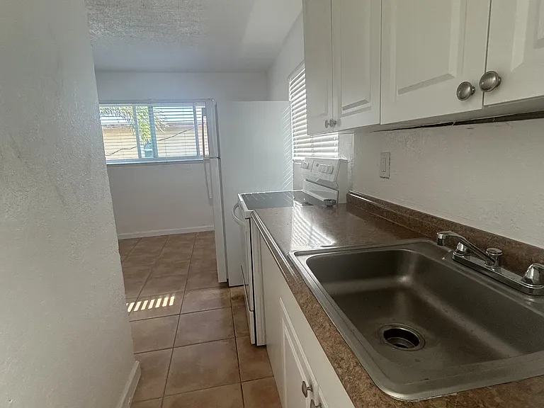 610 NW 7th Ave — Photo 63