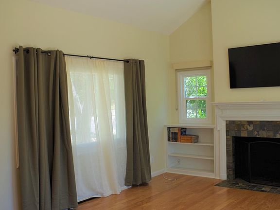 4th image of 80 E Grandview Ave