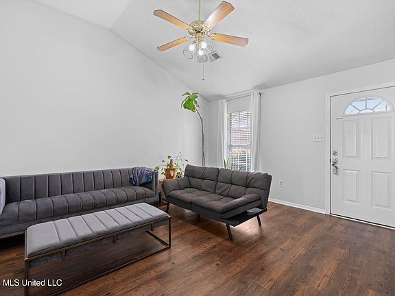 4th image of 5348 Payton Dr W