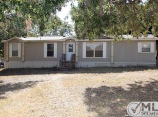 692 Live Oak Dr, Adkins, TX 78101
