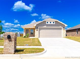 306 S 26th St, Collinsville, OK 74021