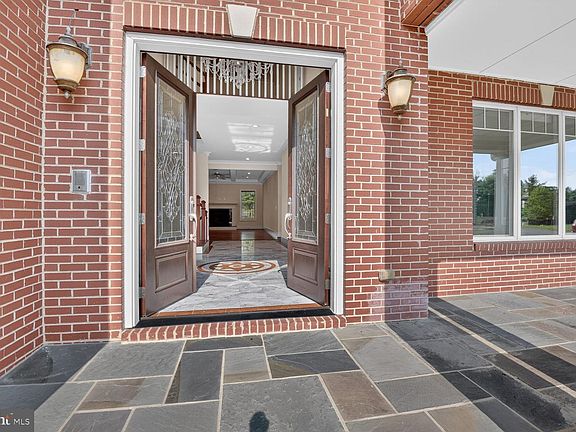 5th image of 13828 Travilah Rd
