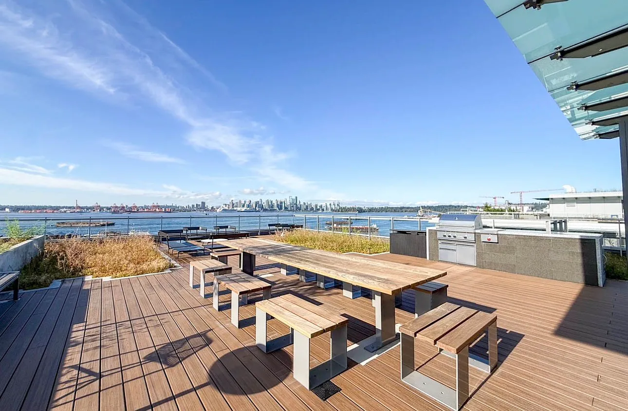 2 bed, 900 sqft, $4,400 — Photo 2