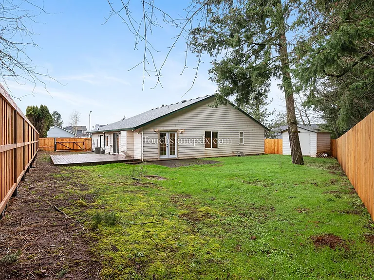 20160 Quinalt Dr — Photo 32