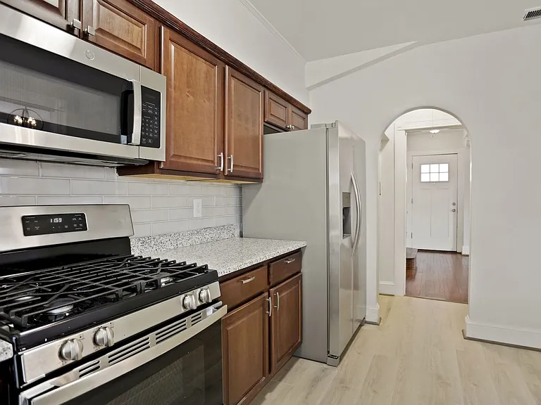 4312 10th St NE — Photo 11