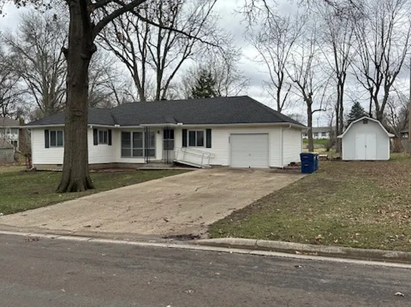 8600 Willow Ln, De Soto, KS 66018