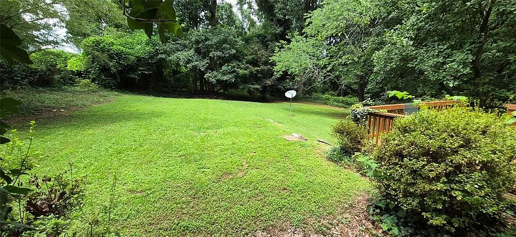3 bed, 2.0 bath, 1085 sqft, $1,650 — Photo 4
