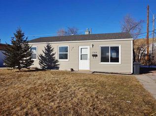 508 Robbins Dr, Rapid City, SD 57701